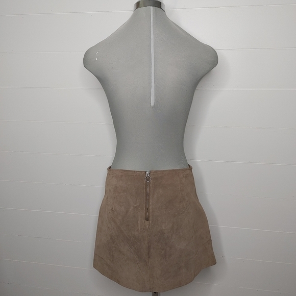 BLANK NYC Suede Mini Skirt Size 28 - Picture 6 of 13